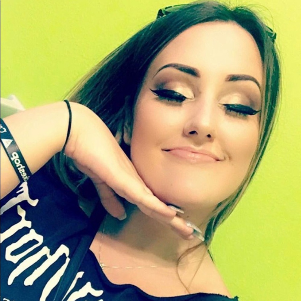 Meet your Posher, Caroline